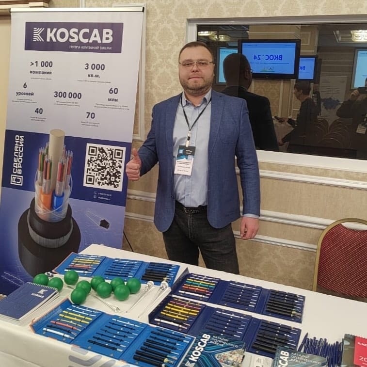 Работники Emilink на выставке